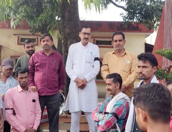 महंगाई भत्ता भुगतान के लिए संघ व चीनी मिलों ने खोला मोर्चा